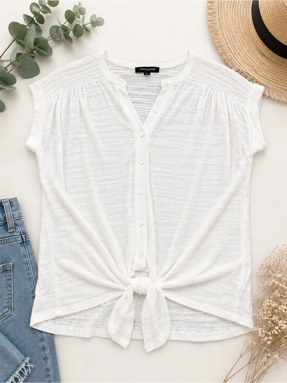 Cable & Gauge White Button-Front Tie-Hem Short Sleeve Top